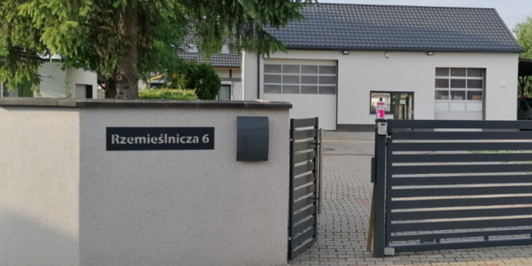 Skrzynka na listy czarna
